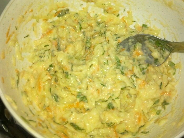 Chiftele de dovlecei cu morcov si cascaval