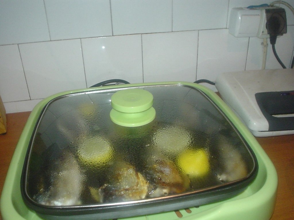 Peste cu lamaie la hot-pan