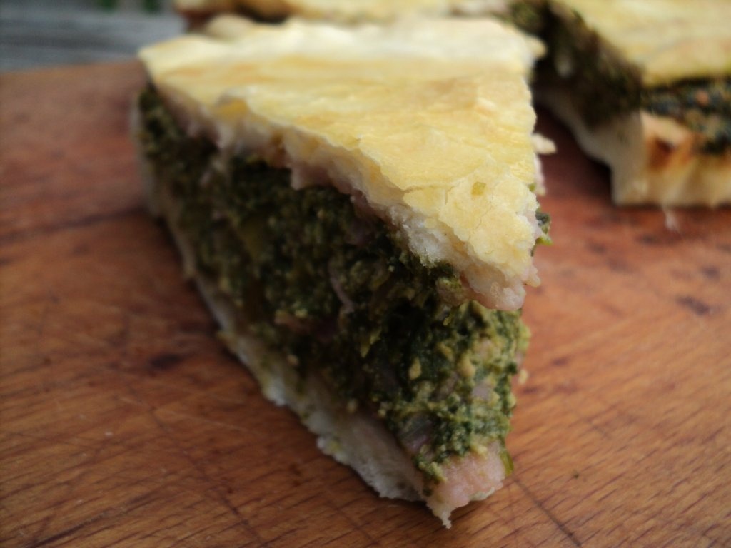 Plăcintă cu urdă și lobodă roșie