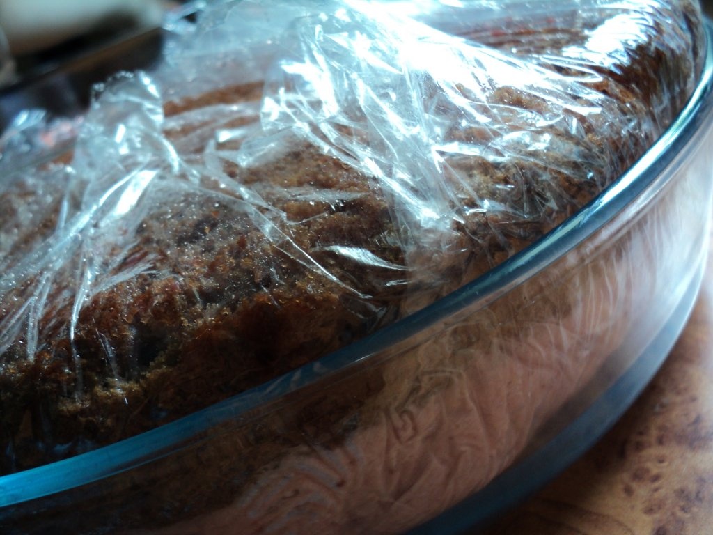 Tort cu brânză și căpșuni