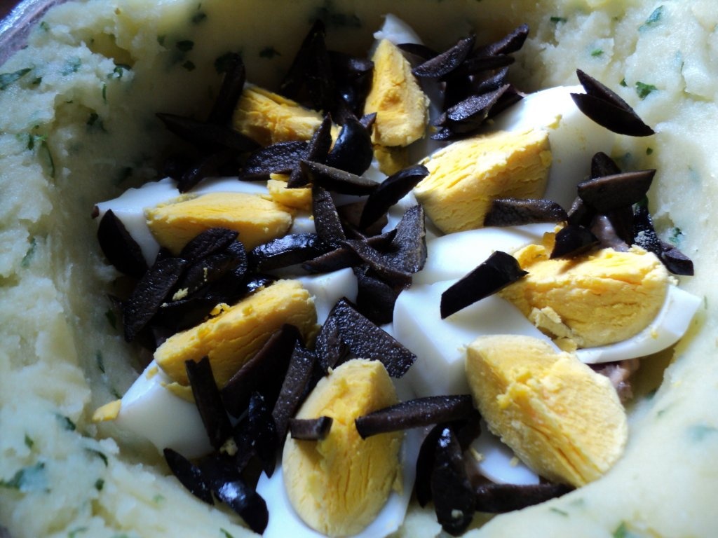 Salată cu ton și cartofi