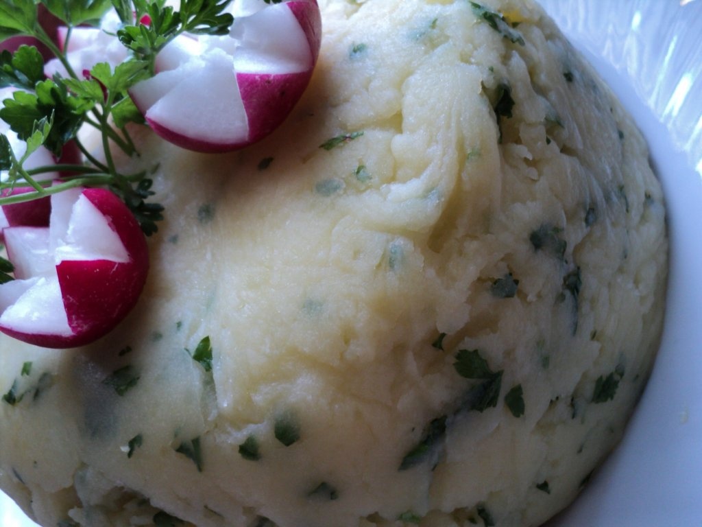 Salată cu ton și cartofi