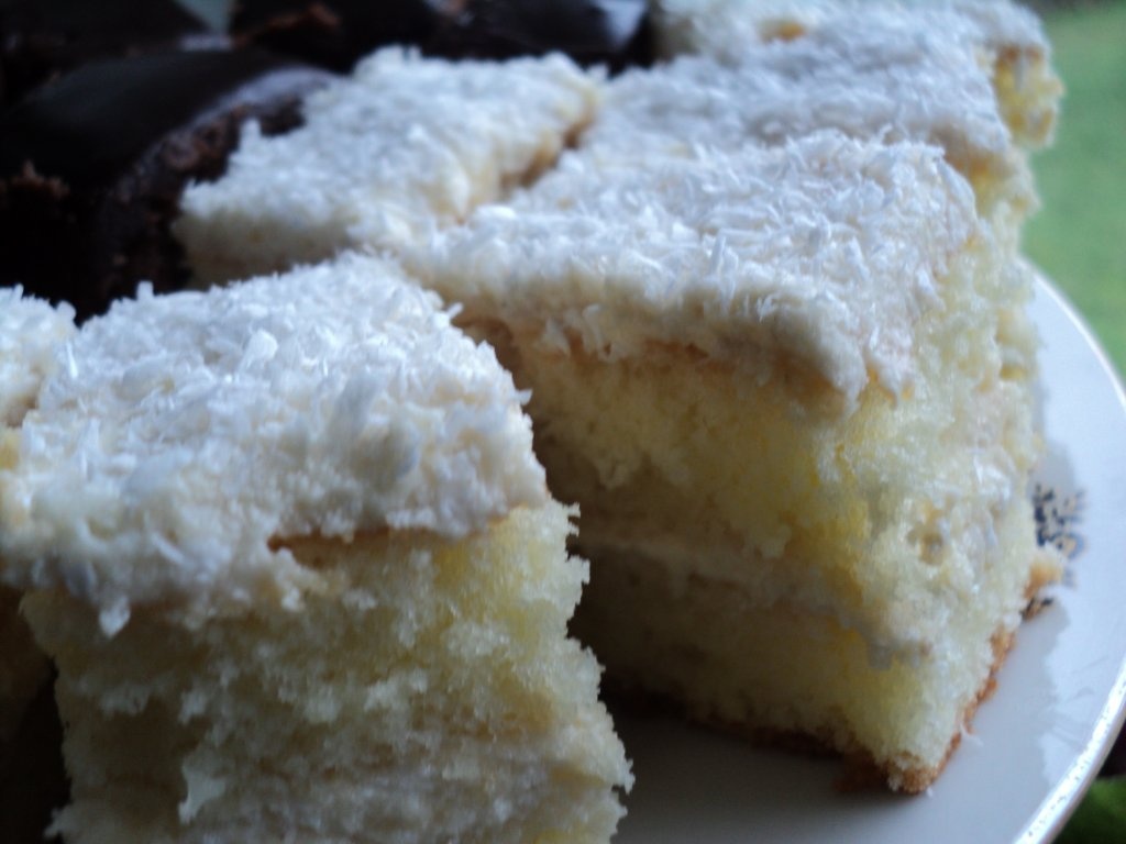 Prăjitură cu cremă de nucă și lămâie