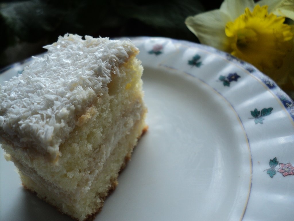 Prăjitură cu cremă de nucă și lămâie