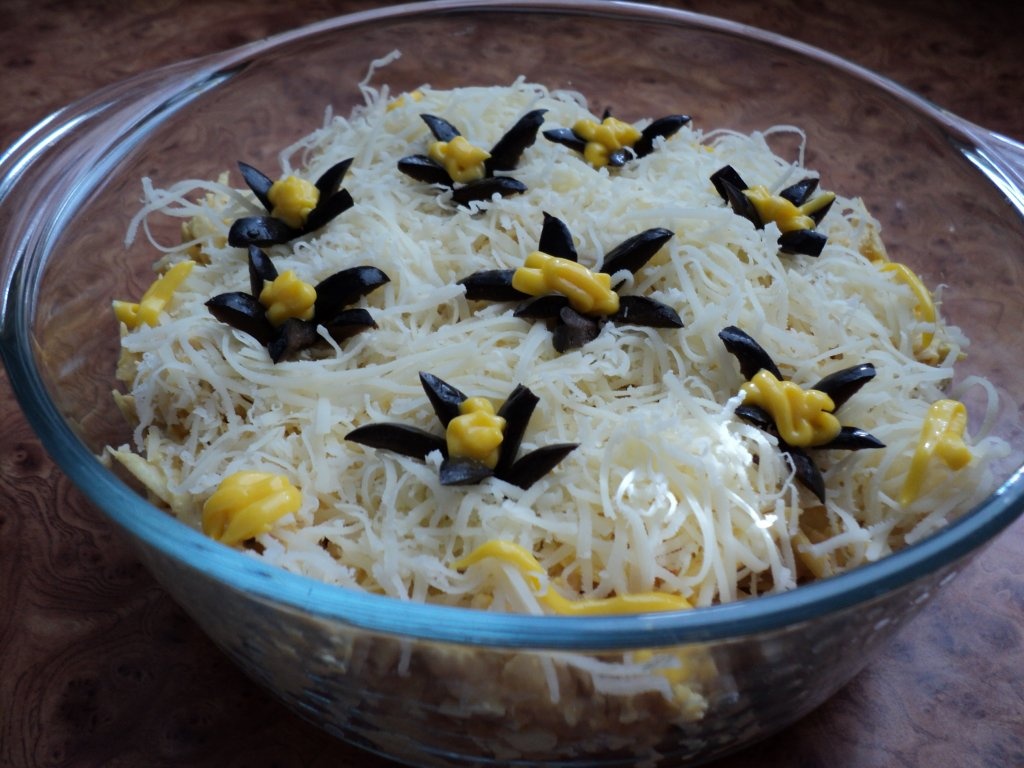 Salată cu ţelină şi piept de pui