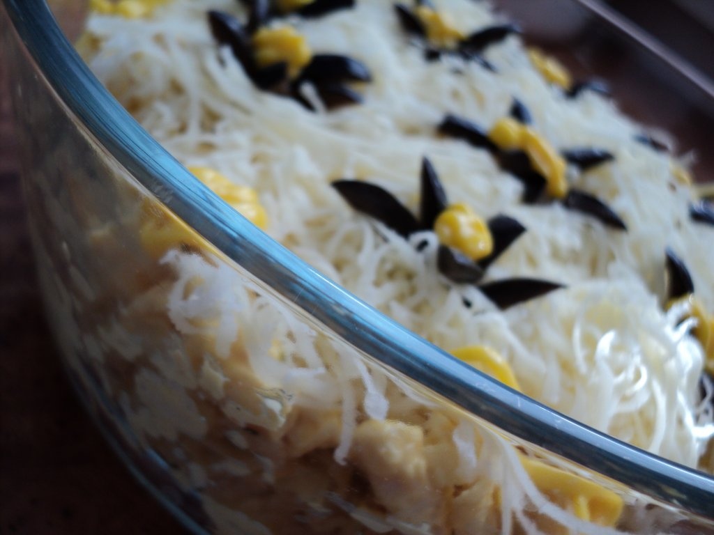 Salată cu ţelină şi piept de pui