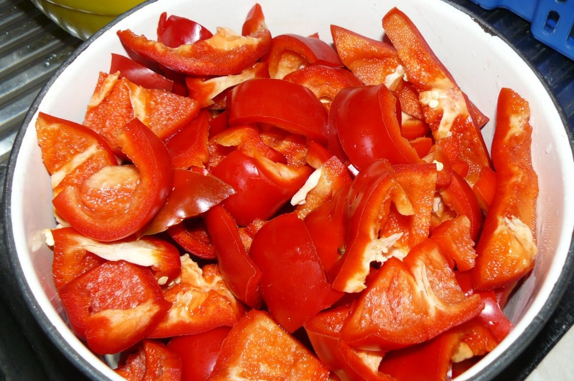 Sos  picant cu roşii, gogoşari şi ceapă