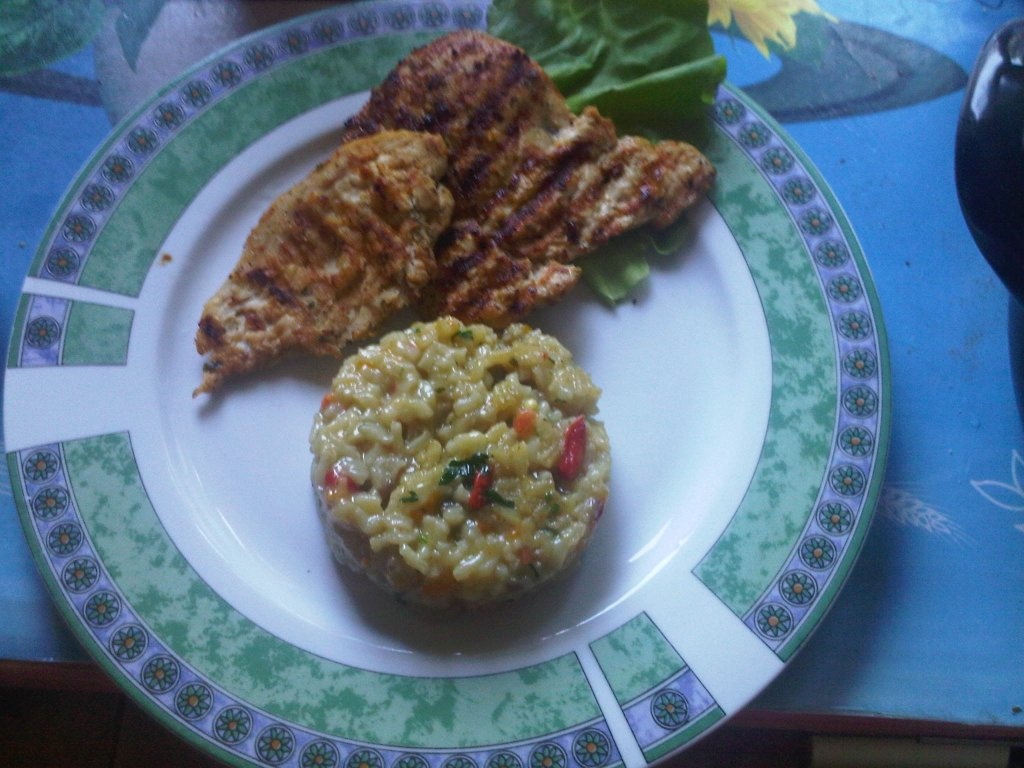 Piept de pui la gratar cu orez