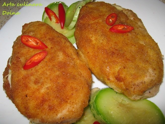 Cordon bleu din piept de pui