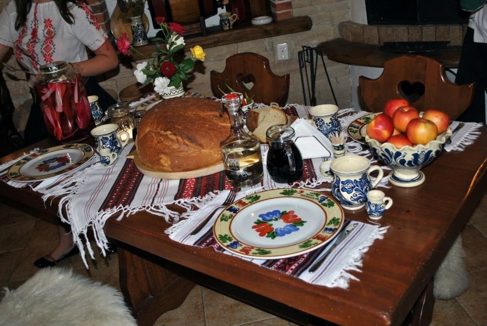 Sarmalute in foi de vita pregatite si servite in dovleac