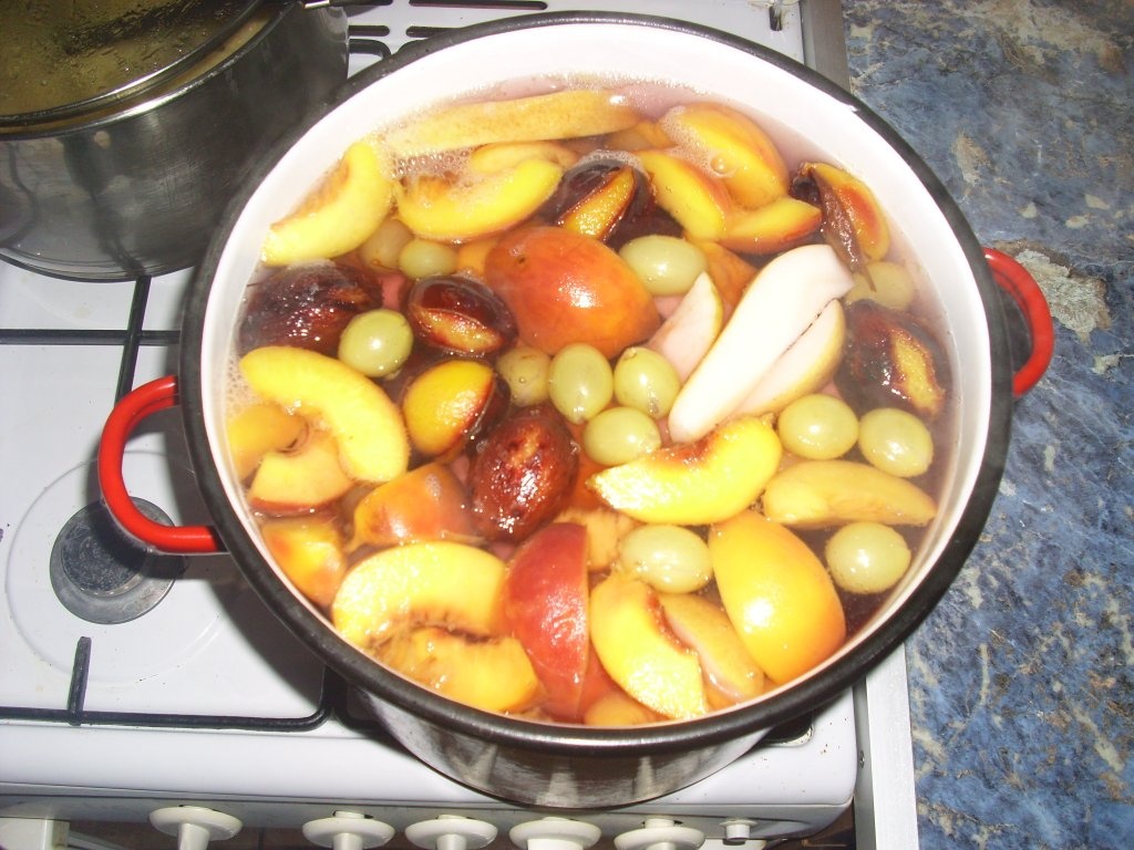 Compot de fructe asortate