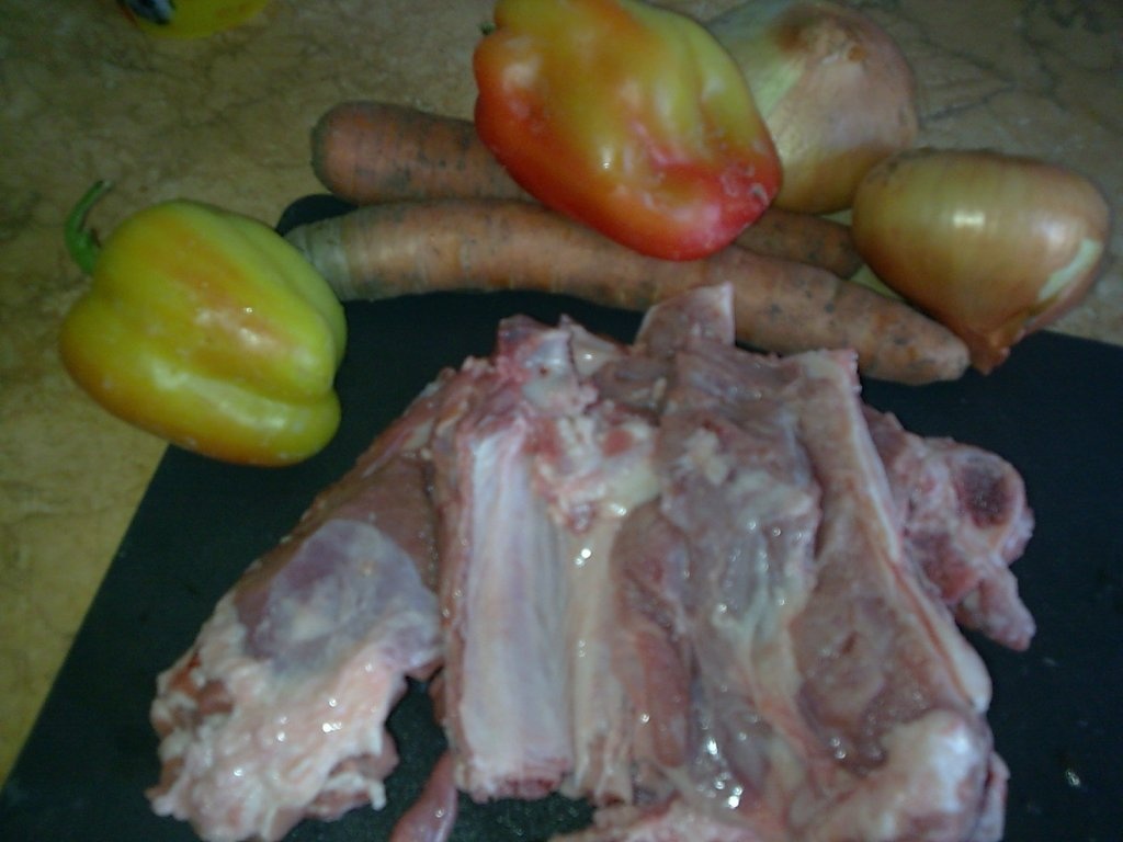 Mancare de cartofi cu coaste de vitel