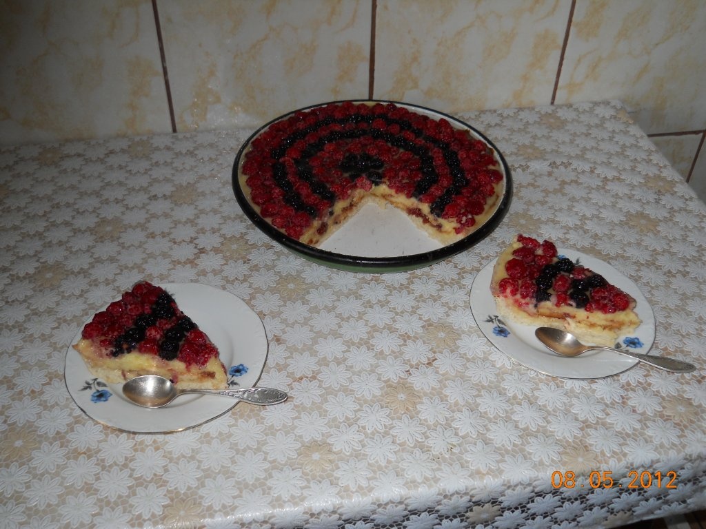 Tarta cu fructe de padure