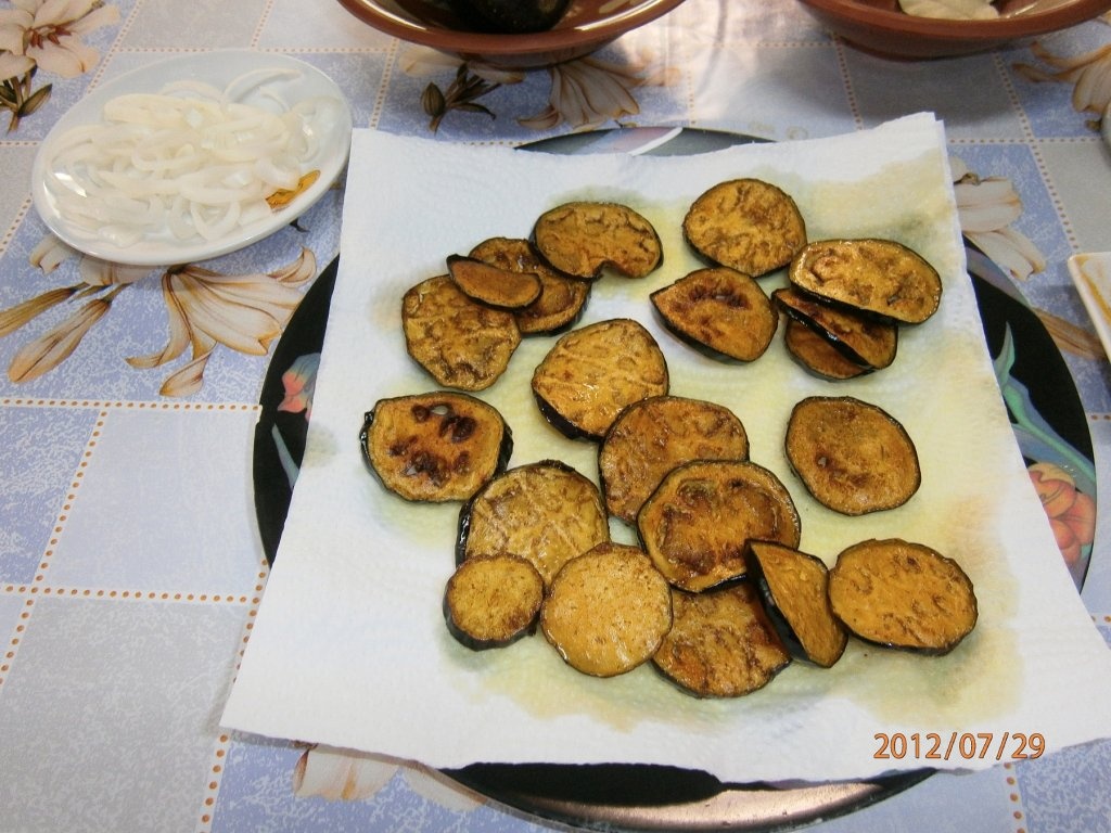 "Fried brinjal"-Vinete calite:reteta sri lankeza