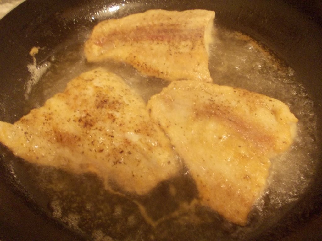 File de pangasius cu sos alb