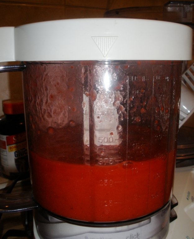 Tort racoritor cu crema de smantana, iaurt si capsuni