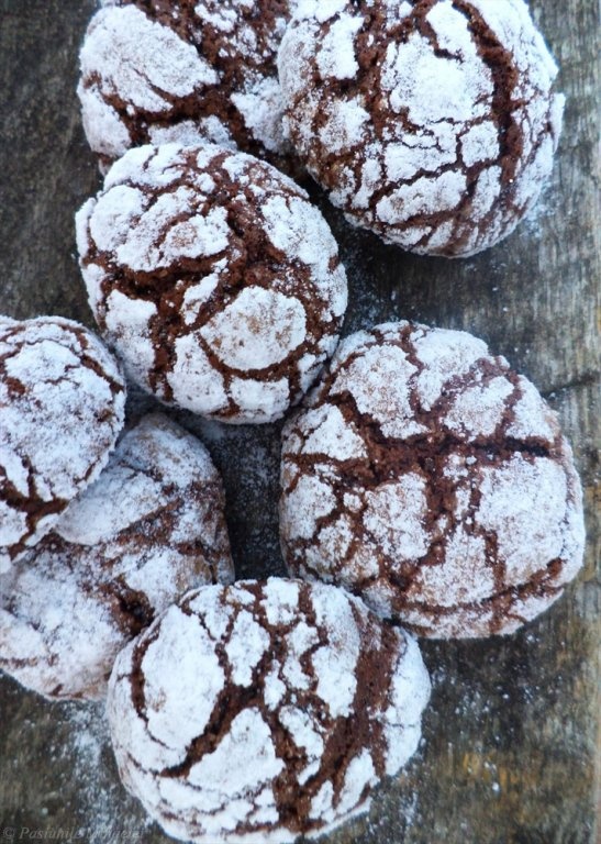 Chocolate crinkles