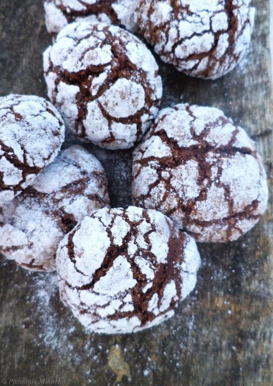 Chocolate crinkles