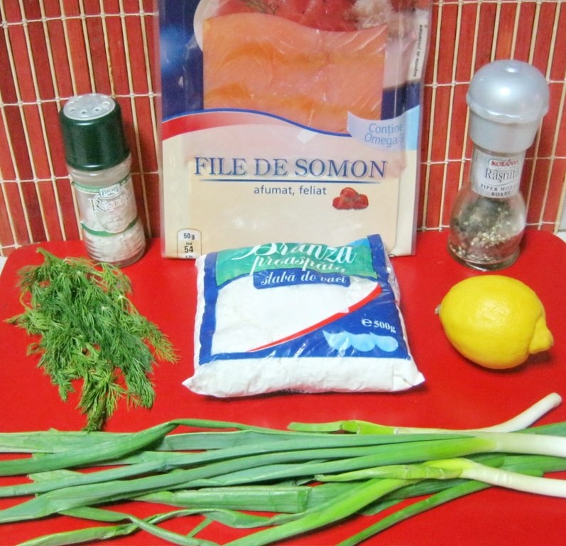 Saculeti din somon umpluti cu branza