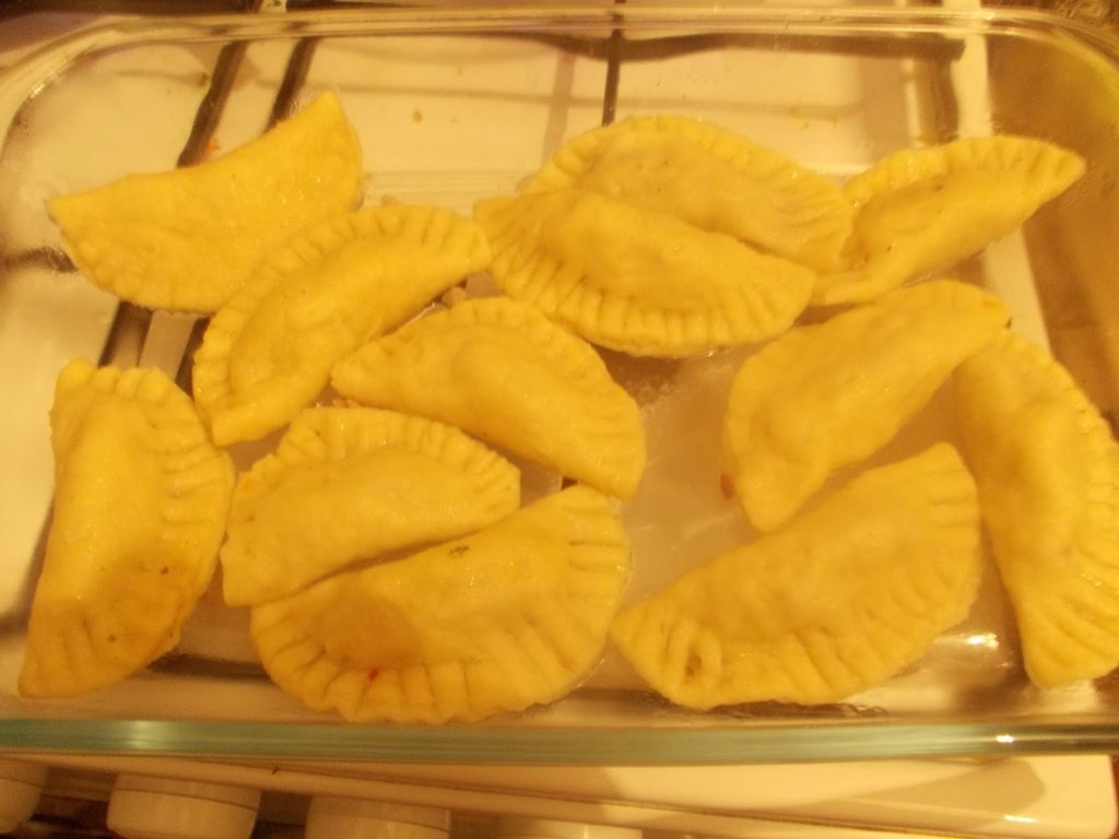 Ravioli cu carne si sos de rosii