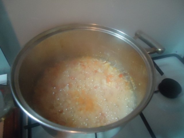 Bors de fasole cu taitei de casa