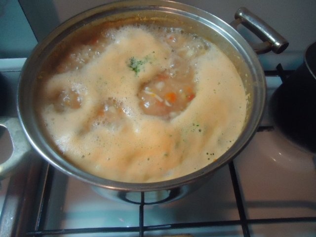 Bors de fasole cu taitei de casa