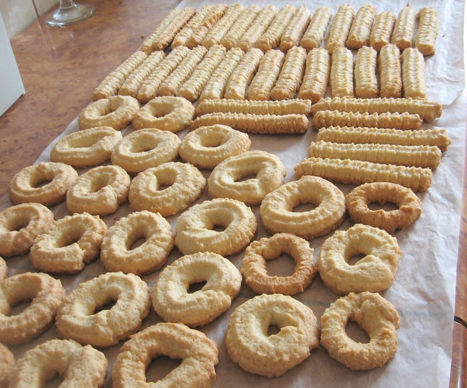 Biscuiti spritati de casa. Reteta din copilarie, simpla si delicioasa