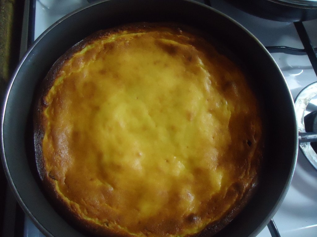 Prajitura cu branza  cu glazura  de ciocolata