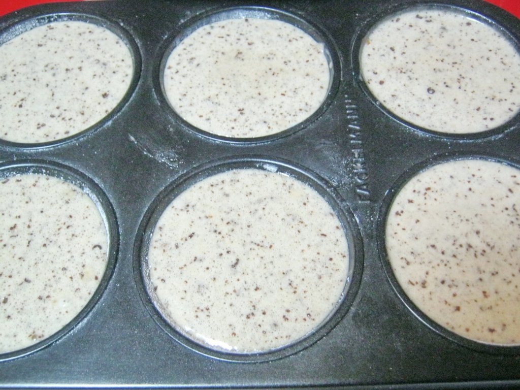 Guguluf (briose) cu nuci si ciocolata