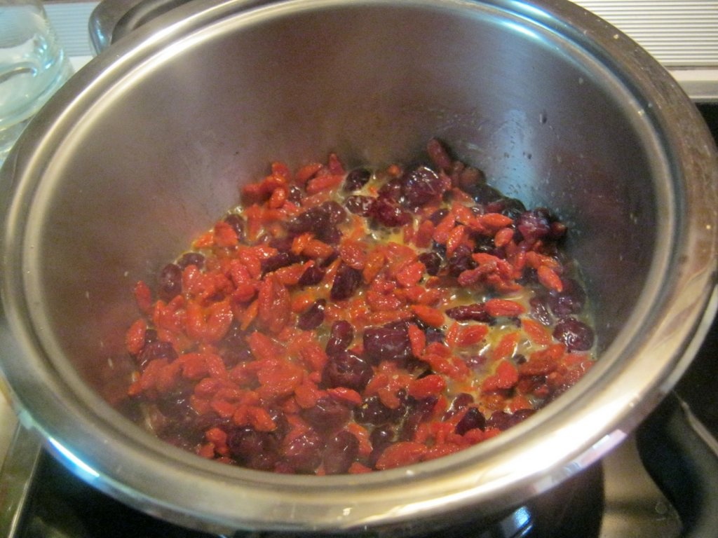 Friptura de curcan in vin cu piure de cartofi si chutney de merisoare