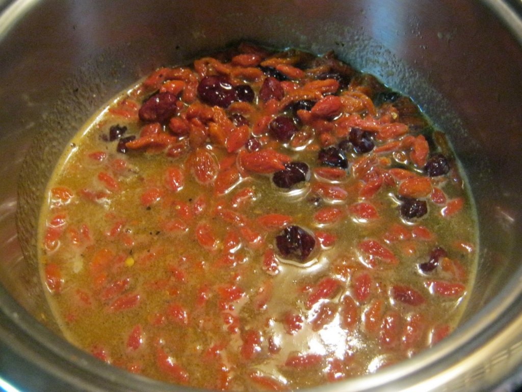 Friptura de curcan in vin cu piure de cartofi si chutney de merisoare