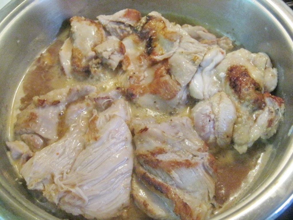 Friptura de curcan in vin cu piure de cartofi si chutney de merisoare