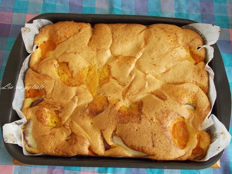 Prajitura cu nectarine si caise