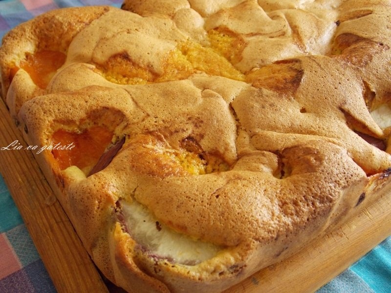 Prajitura cu nectarine si caise