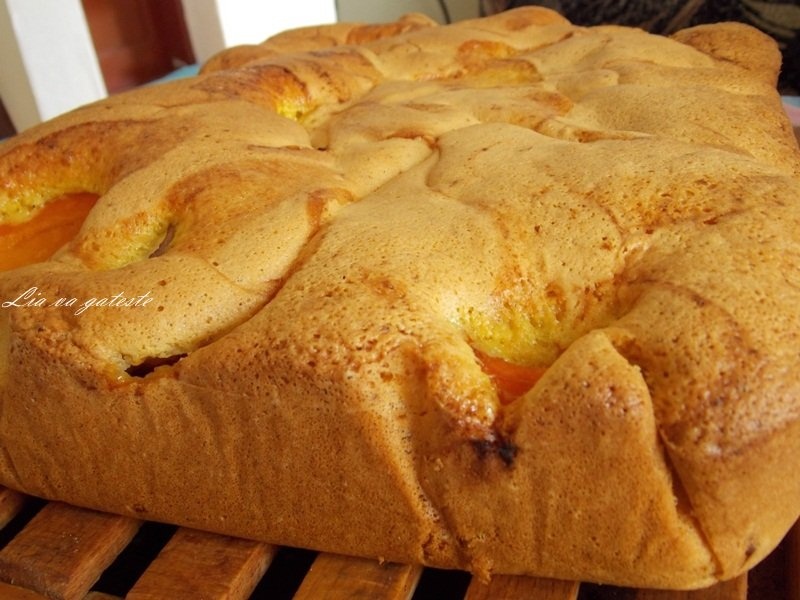 Prajitura cu nectarine si caise