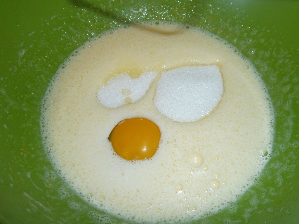 Prajitura cu nuca si dulceata - Prajitura Diminetii