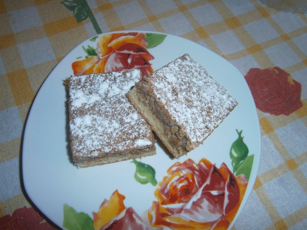 Prajitura cu nuca si dulceata - Prajitura Diminetii