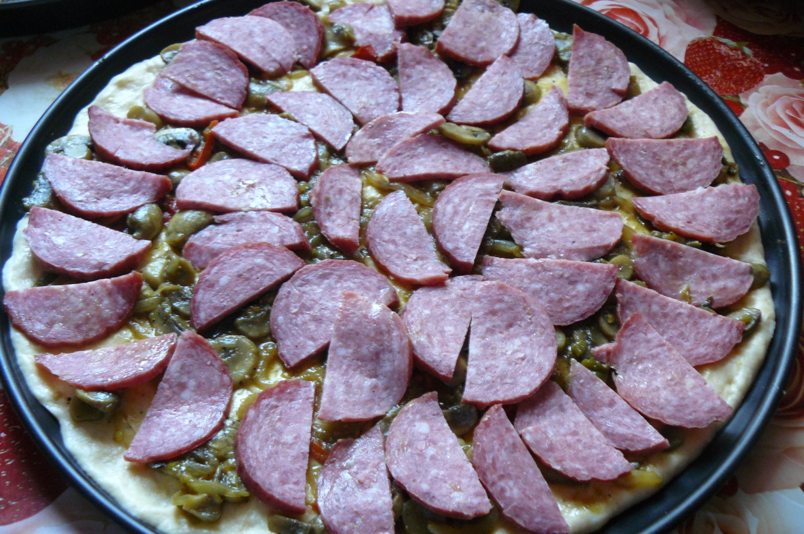 PIZZA PICANTĂ CU CIUPERCI