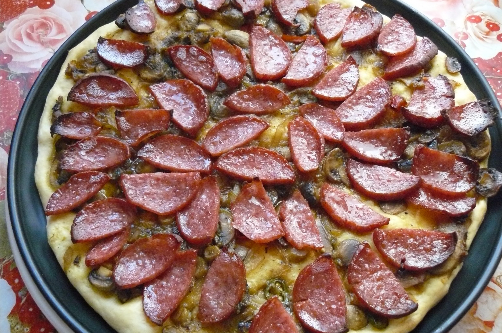 PIZZA PICANTĂ CU CIUPERCI