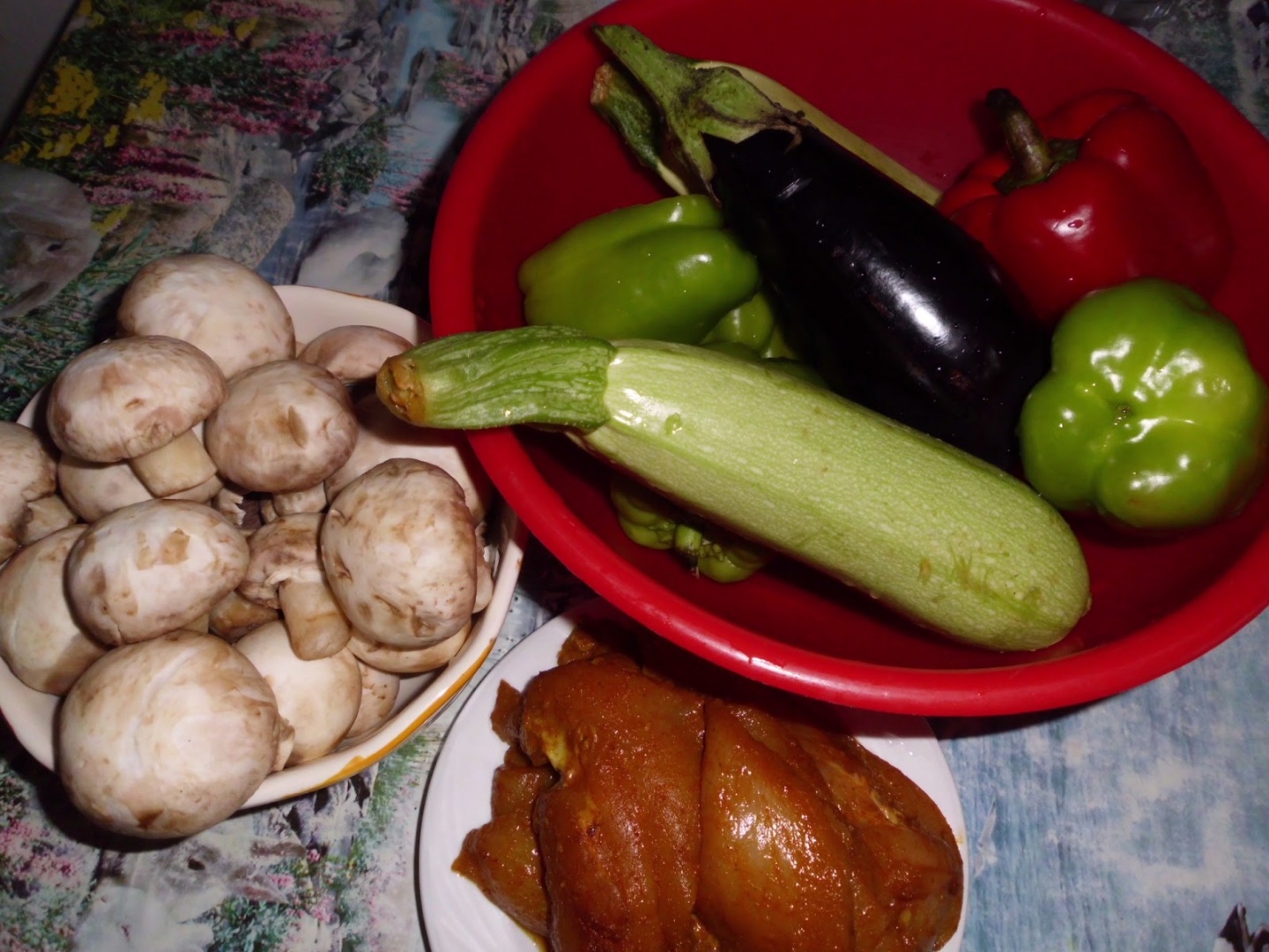 Salata de pui si legume la gratar