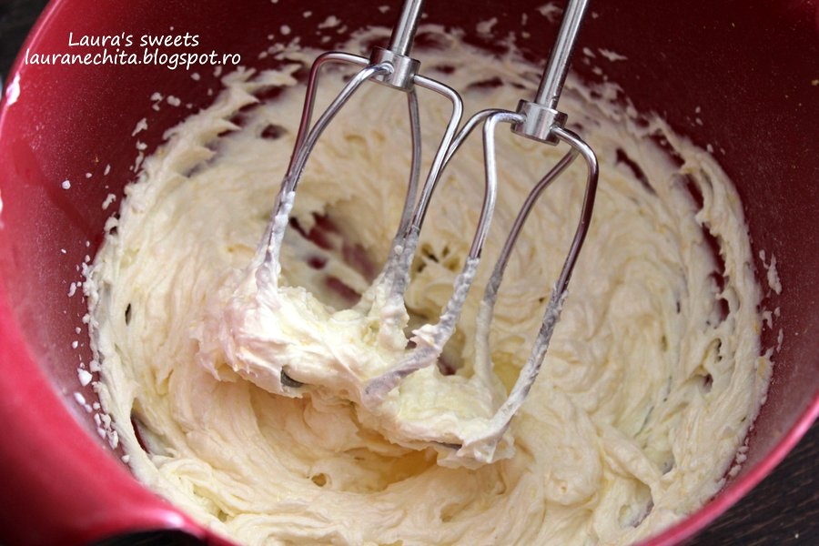 Chec cu lamaie si afine