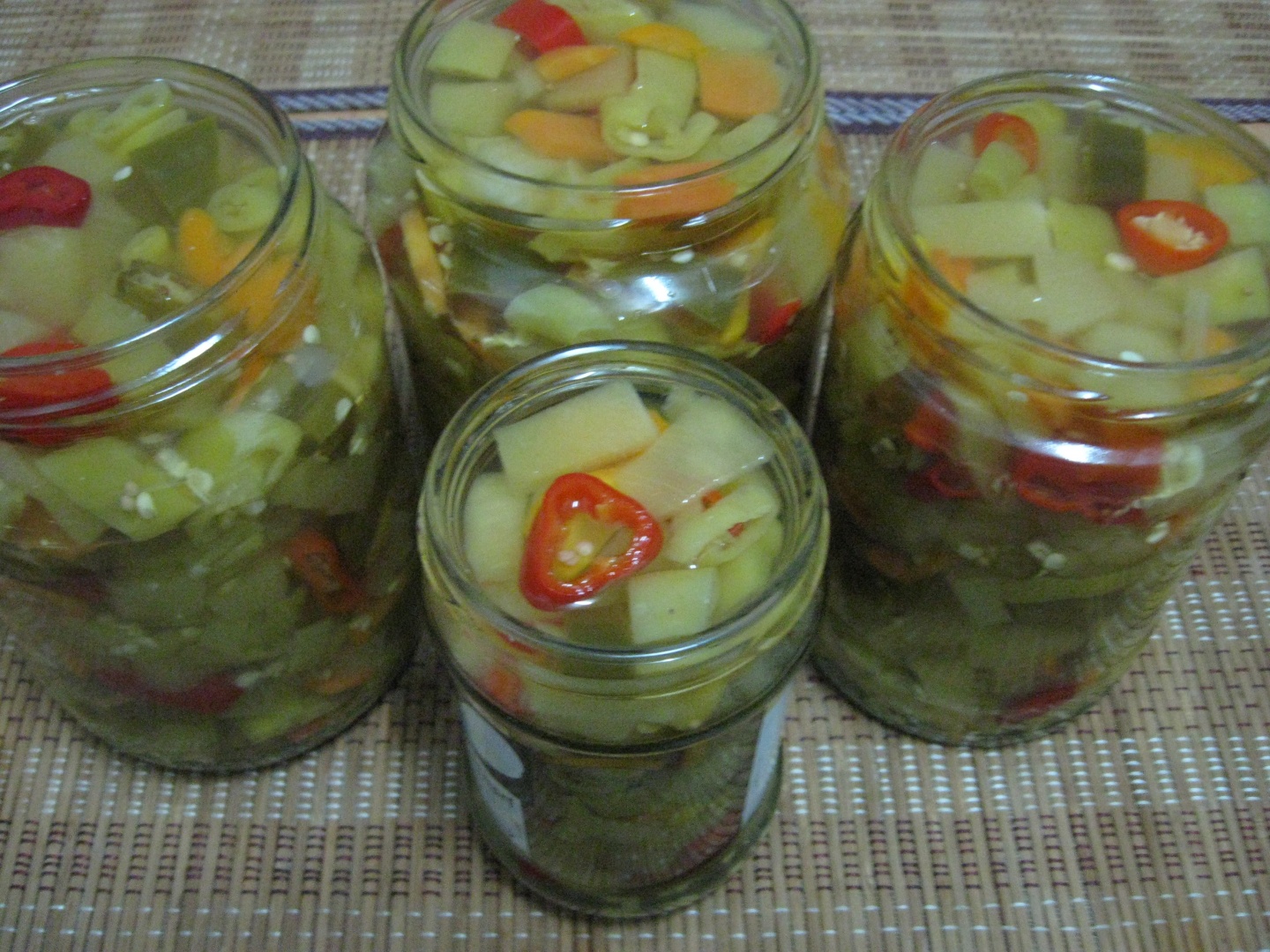 Ciusca si dovlecei in otet - reteta casei