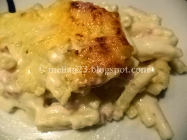 Macaroane cu branza si jambon