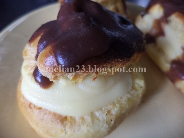 Eclere cu crema de vanilie