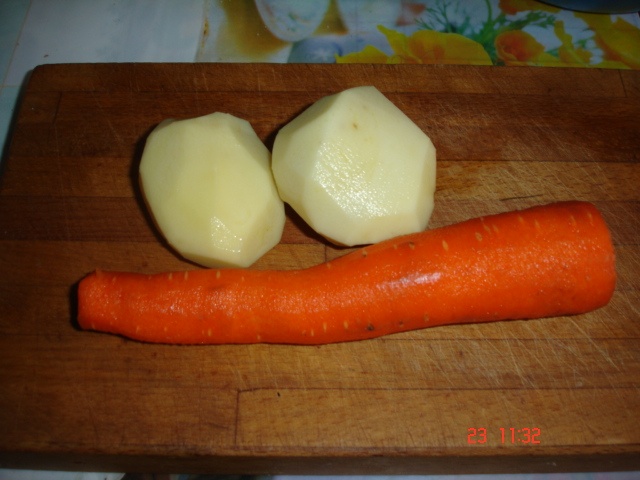 Piftelute cu sos de legume