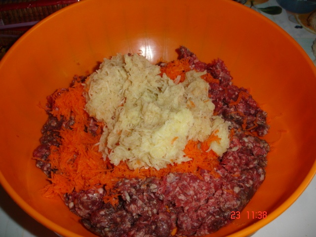 Piftelute cu sos de legume