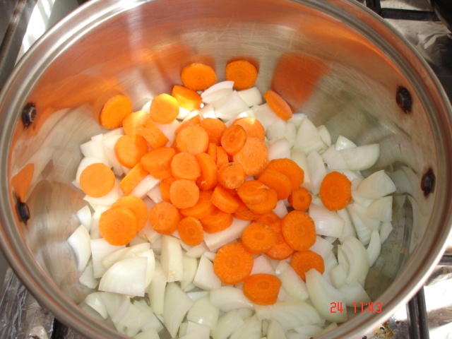 Piftelute cu sos de legume