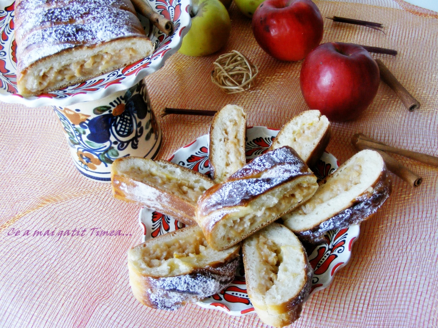 Strudel cu mere si budinca