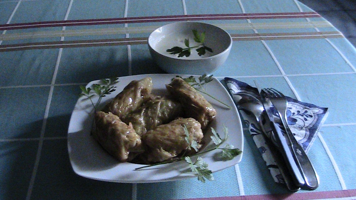 SARMALE  DELICIOASE  CU HRIBI SI CARNE