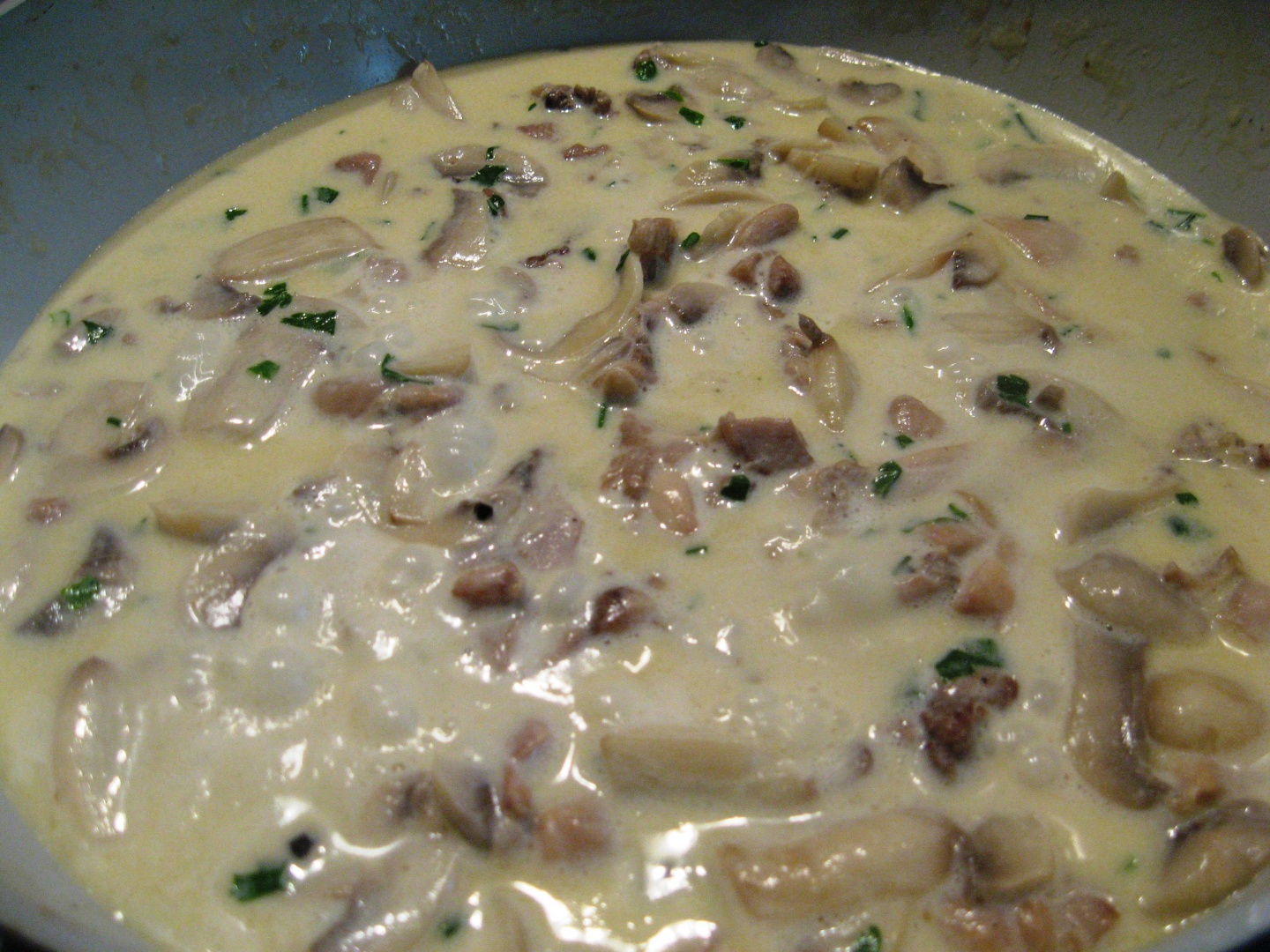 Piept de pui cu ciuperci si smantana